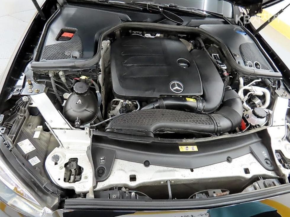 Mercedes-Benz E-Class (W213)E350 4MATIC Avantgarde - 19