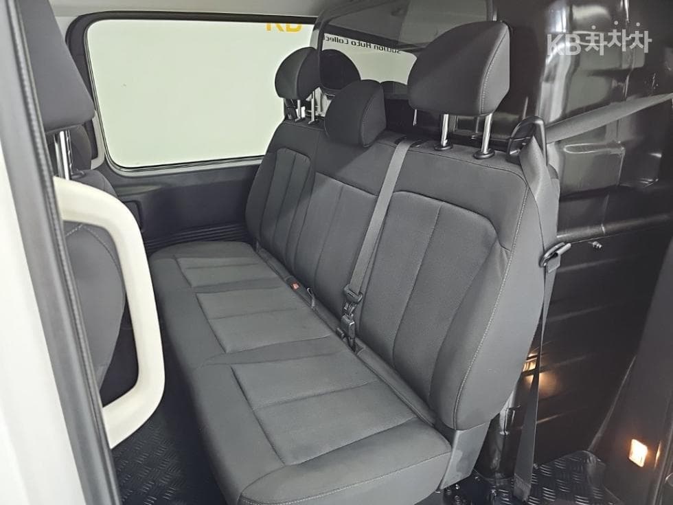 Hyundai Staria Cargo2.2 Cargo 5 Smart - 12