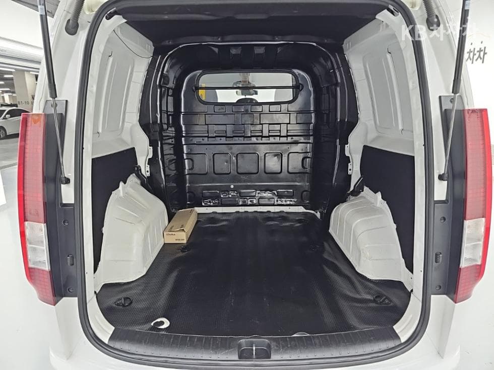 Hyundai Staria Cargo2.2 Cargo 5 Smart - 17