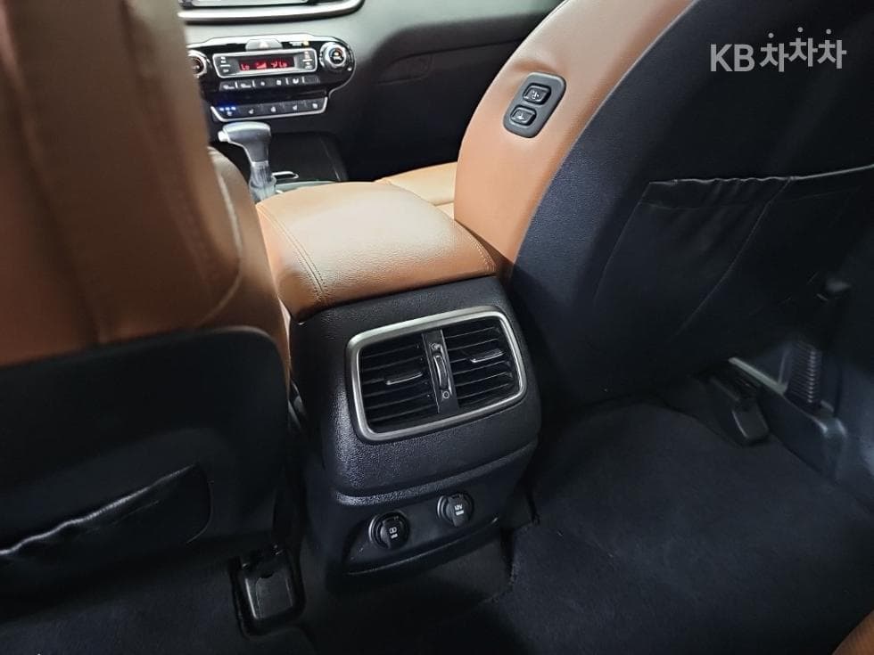 Kia The New (facelift) Sorento2.0 T-GDI 2WD Noblesse - 14