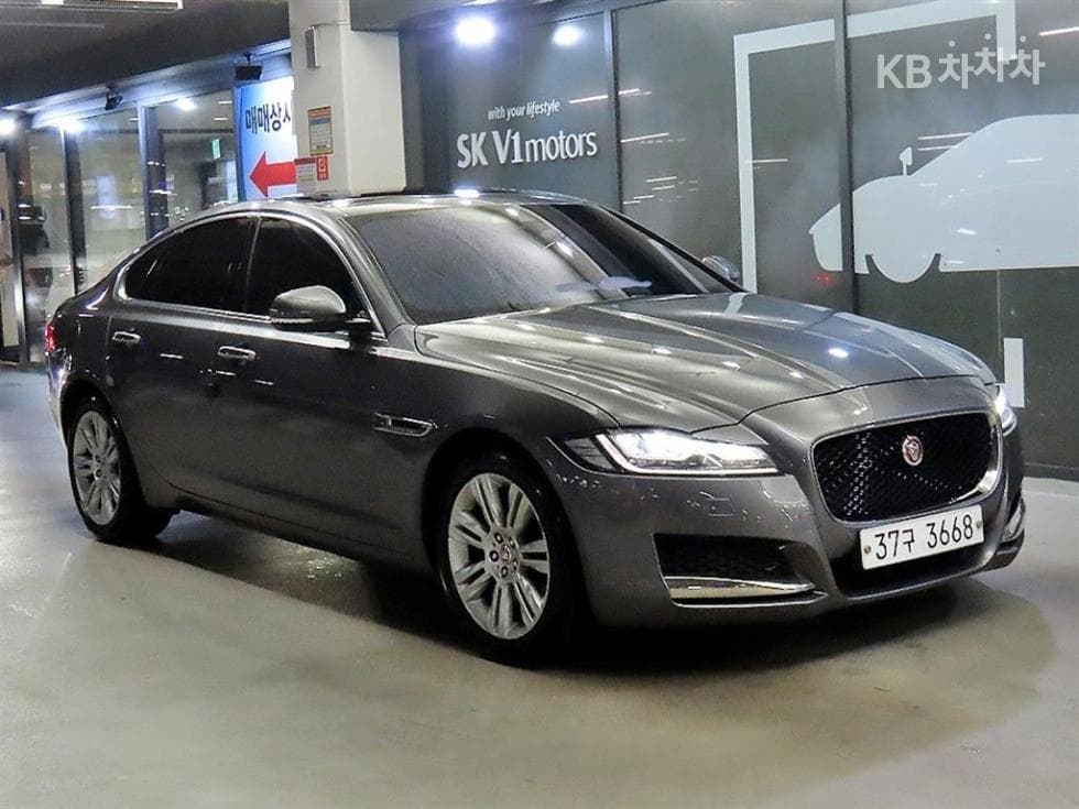 Jaguar All New XF 2.0d Portfolio - Image 1