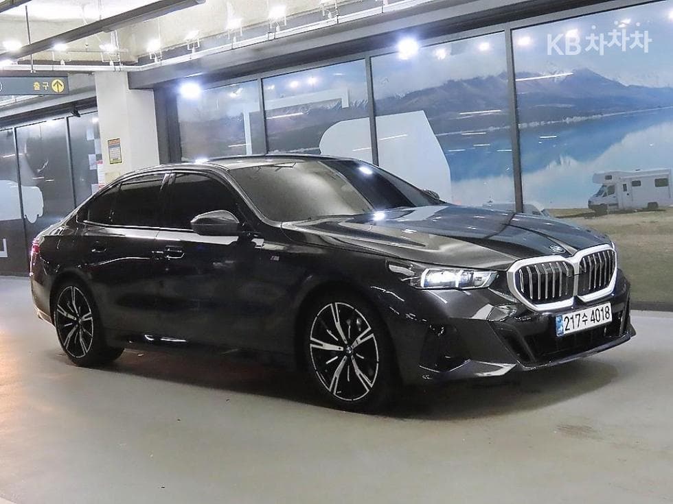 BMW New5 Series(G60) 530i xDrive M Sport - Image 1