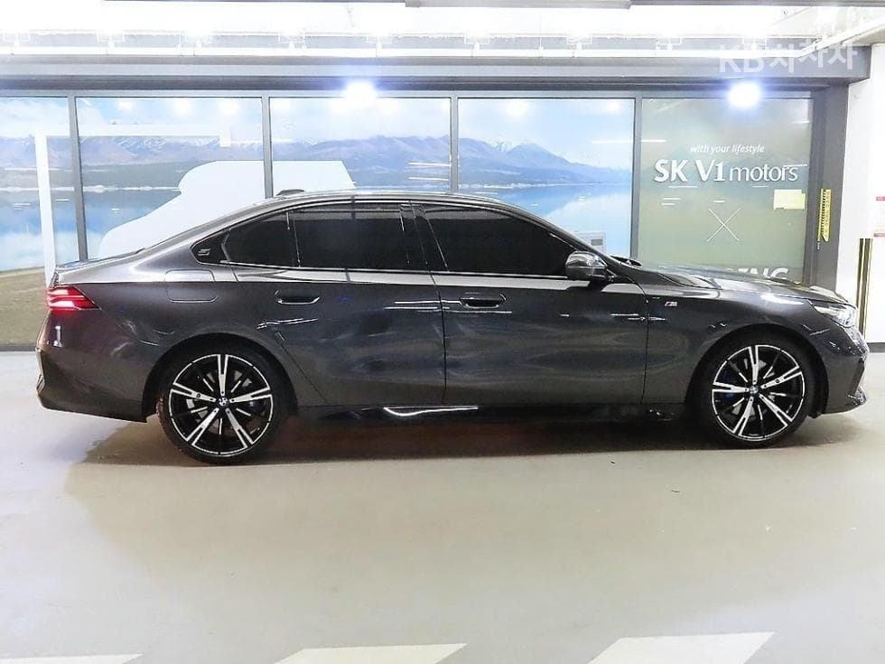 BMW New5 Series(G60)530i xDrive M Sport - 3