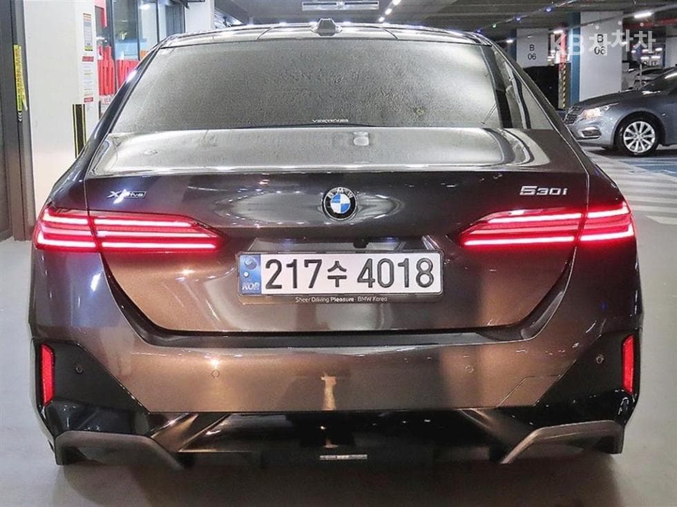 BMW New5 Series(G60)530i xDrive M Sport - 5