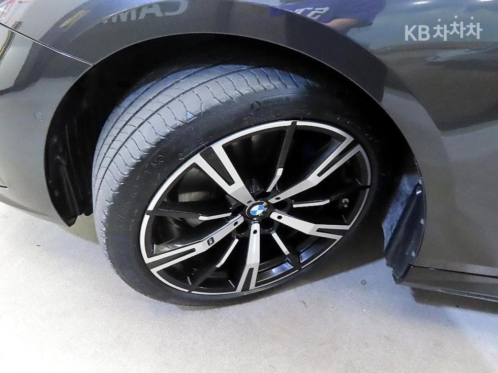 BMW New5 Series(G60)530i xDrive M Sport - 20