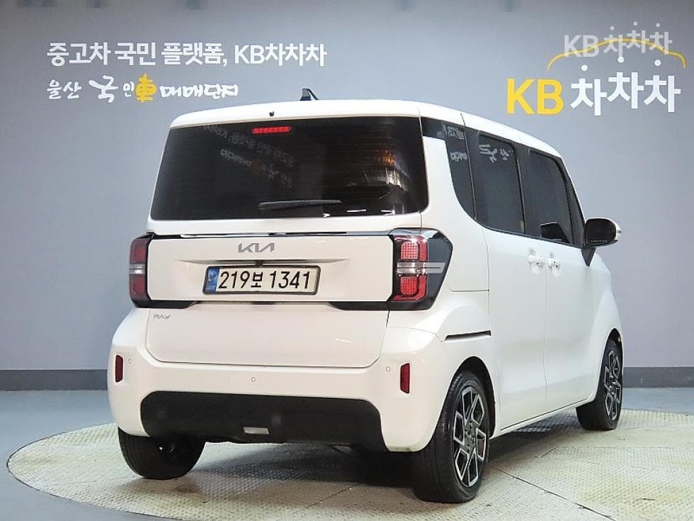 Kia The New (facelift) Kia Ray (van)1.0 Gasoline Signature - 2