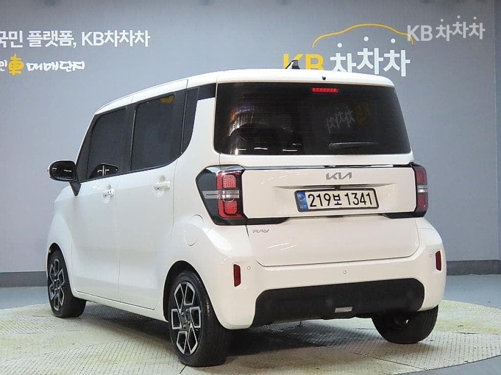 Kia The New (facelift) Kia Ray (van)1.0 Gasoline Signature - 4