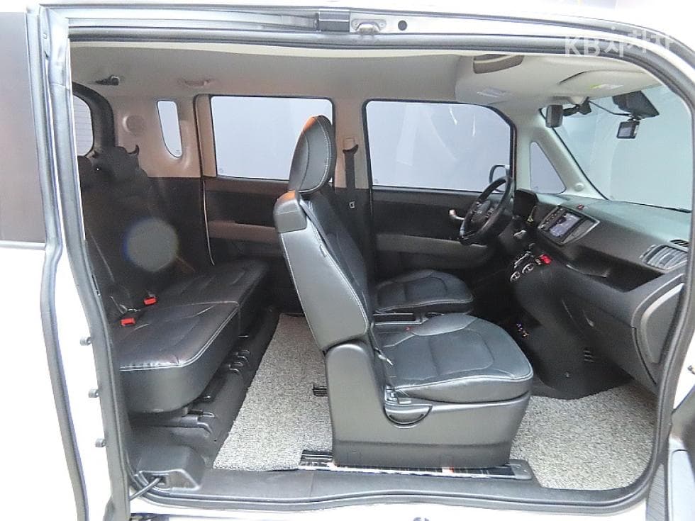 Kia The New (facelift) Kia Ray (van)1.0 Gasoline Signature - 12