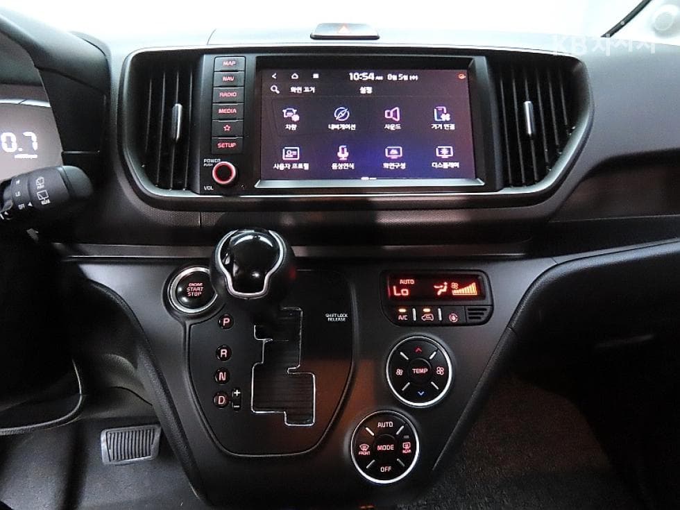 Kia The New (facelift) Kia Ray (van)1.0 Gasoline Signature - 17