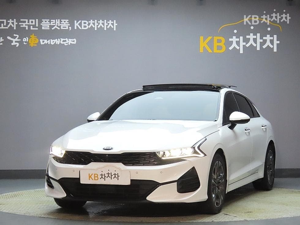 Kia K5 3rd Gen 2.0 Gasoline Noblesse - Image 1