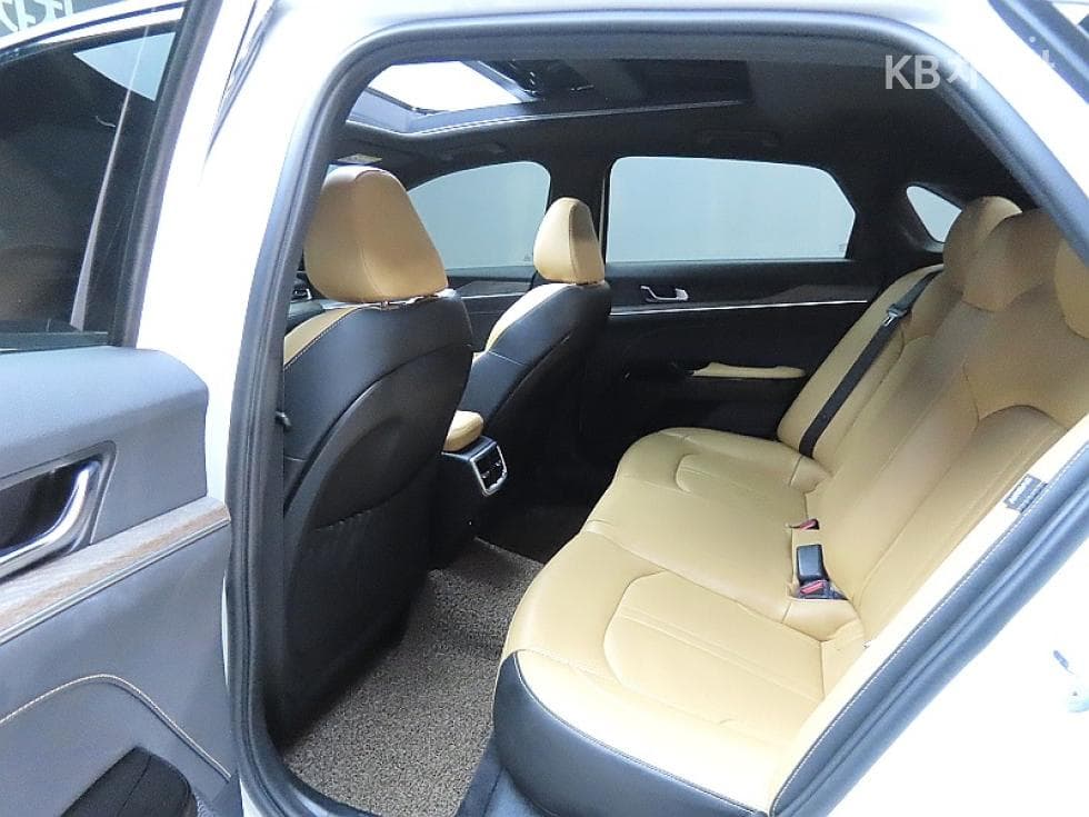 Kia K5 3rd Gen2.0 Gasoline Noblesse - 11