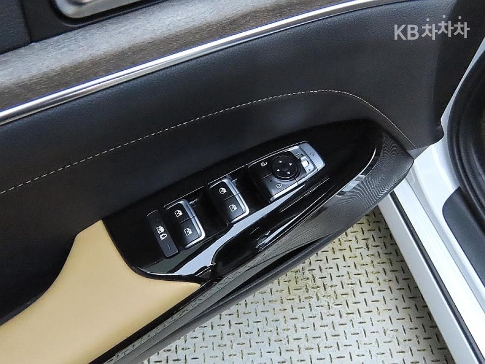 Kia K5 3rd Gen2.0 Gasoline Noblesse - 13
