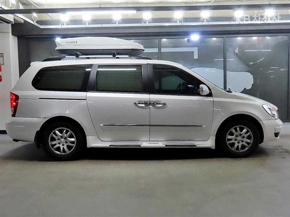 Kia Carnival RNewCarnival Limousine GLX Highest-end Type - 3