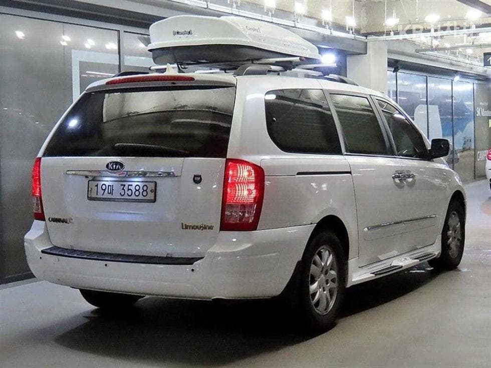 Kia Carnival RNewCarnival Limousine GLX Highest-end Type - 4