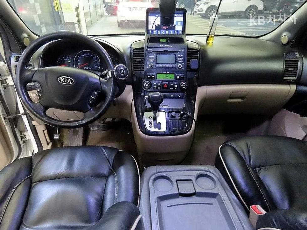 Kia Carnival RNewCarnival Limousine GLX Highest-end Type - 10