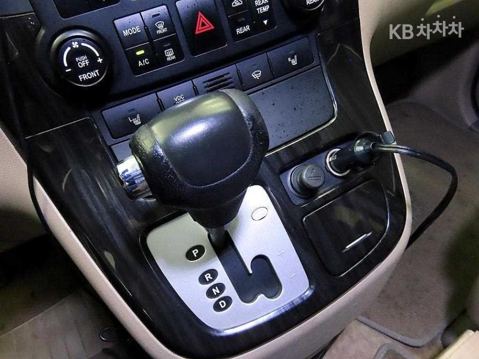 Kia Carnival RNewCarnival Limousine GLX Highest-end Type - 12