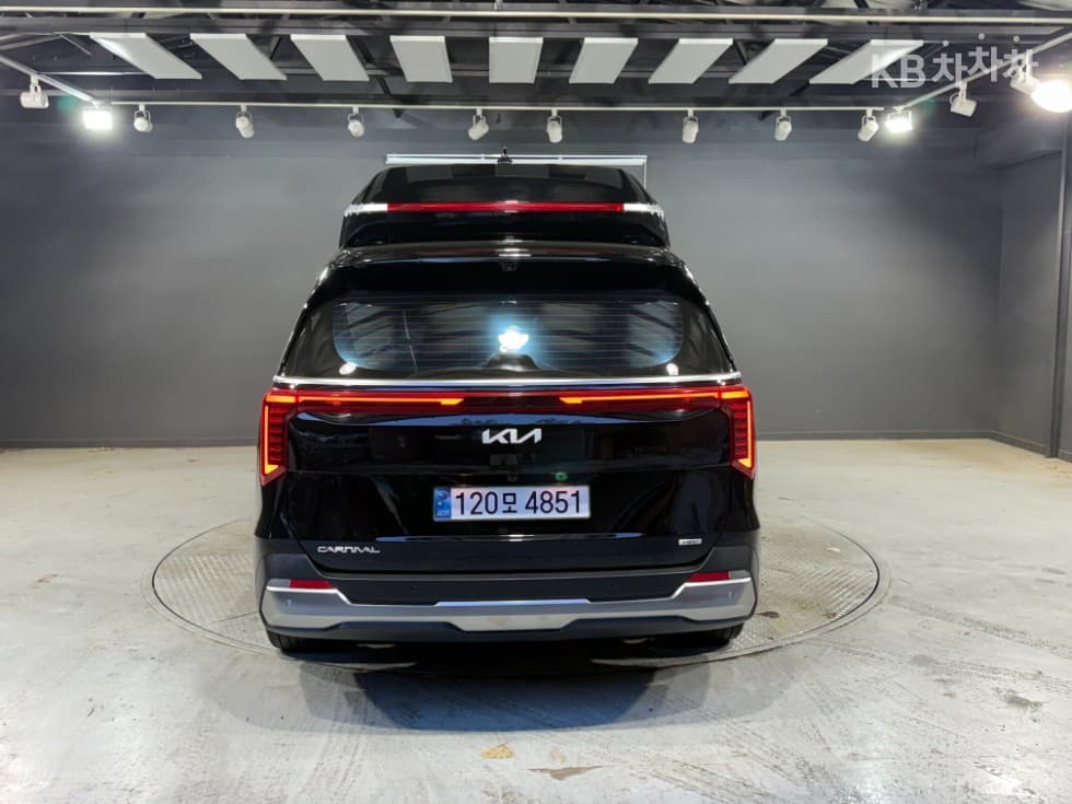 Kia The New (facelift) Carnival Hybrid 4th generationHigh Limousine (Carnival) 1.6 HEV 9-seater Signature - 4