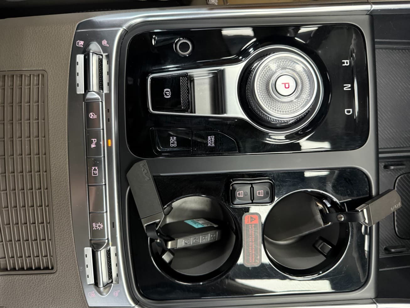 Kia The New (facelift) Carnival Hybrid 4th generationHigh Limousine (Carnival) 1.6 HEV 9-seater Signature - 20