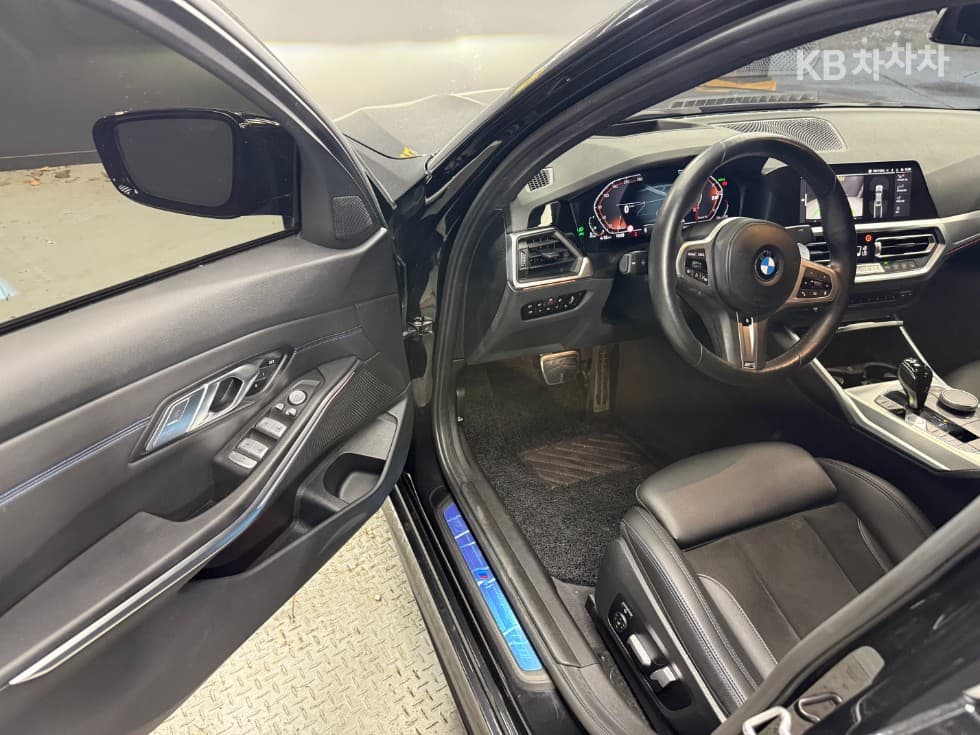 BMW 3 Series (G20)320d M Sport Package - 7