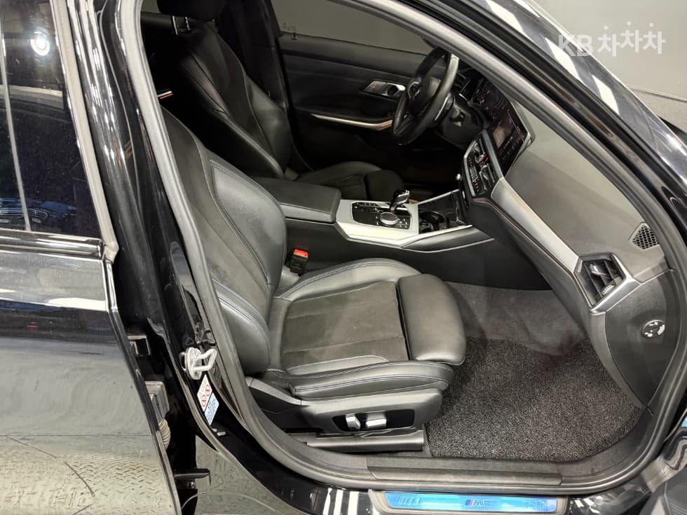 BMW 3 Series (G20)320d M Sport Package - 13