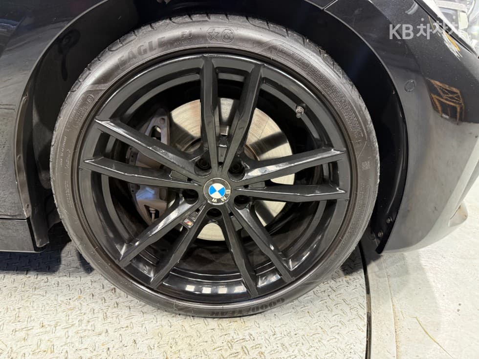 BMW 3 Series (G20)320d M Sport Package - 27