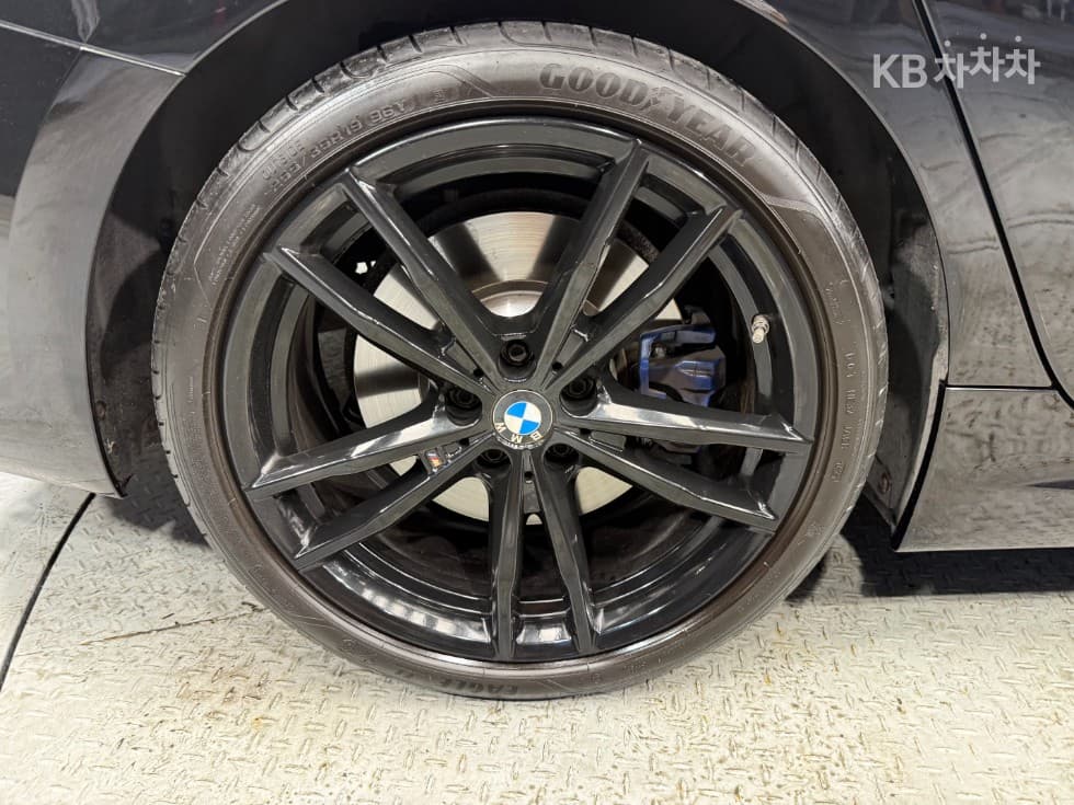 BMW 3 Series (G20)320d M Sport Package - 28