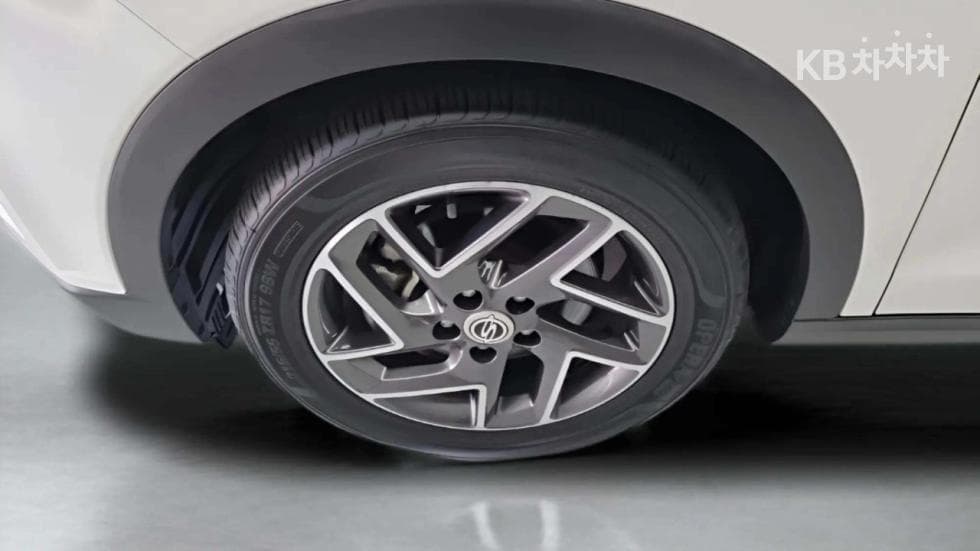 KG Mobility Very New (facelift/refresh; particularly for Tivoli) TivoliGasoline V3 2WD Standard - 5
