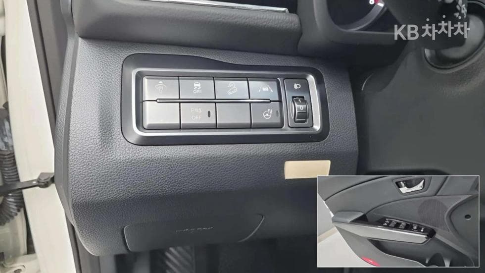 KG Mobility Very New (facelift/refresh; particularly for Tivoli) TivoliGasoline V3 2WD Standard - 14