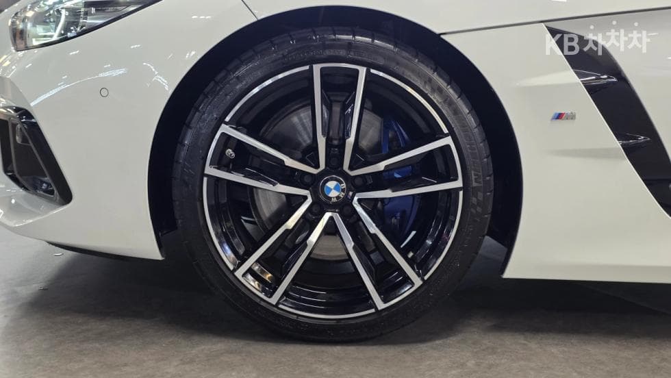 BMW All New Z4sDrive 20i M Sports Package - 5