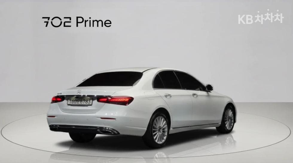 Mercedes-Benz E-Class (W213)E250 Exclusive - 2