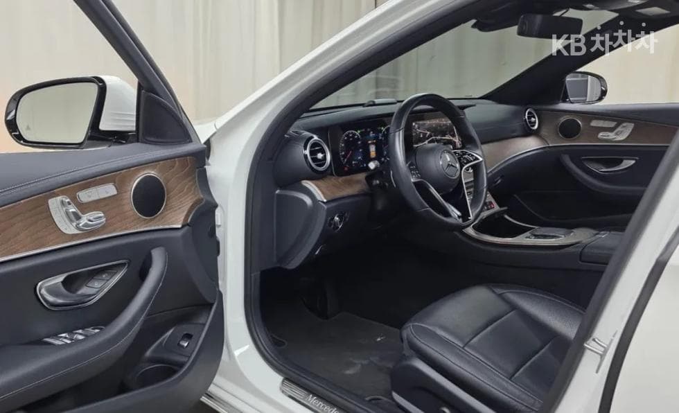 Mercedes-Benz E-Class (W213)E250 Exclusive - 10