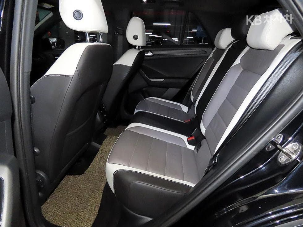 Volkswagen T-Roc2.0 Turbo Diesel Injection Premium - 7