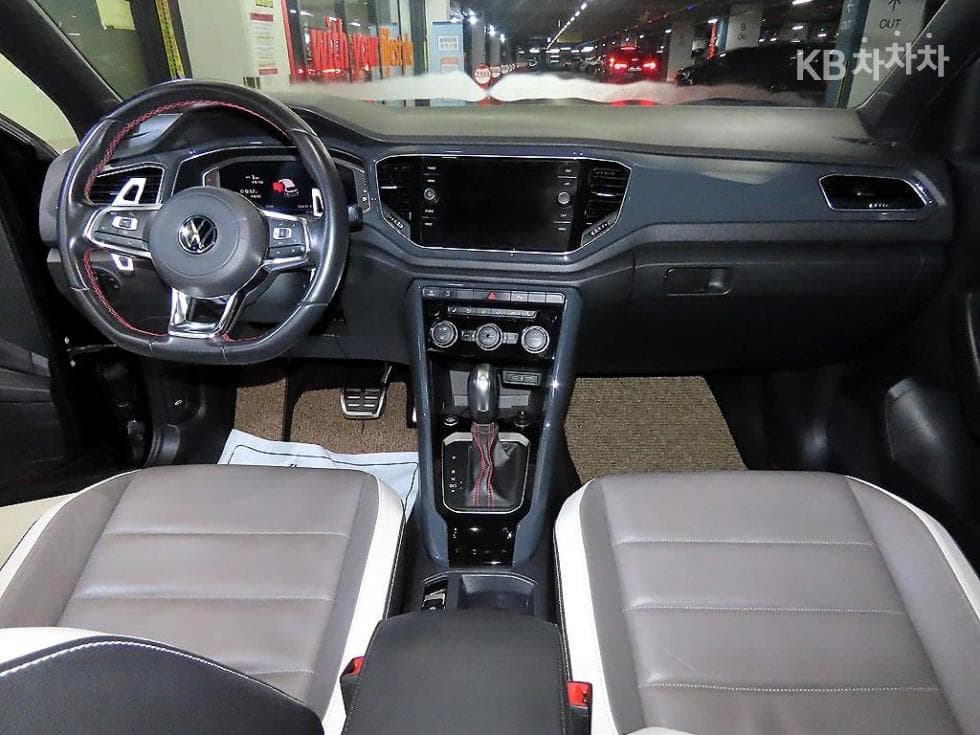 Volkswagen T-Roc2.0 Turbo Diesel Injection Premium - 10
