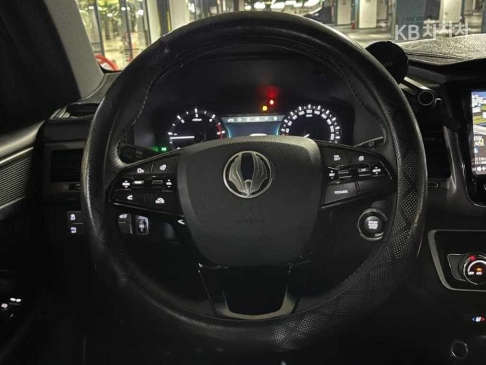 KG Mobility G4 Rexton2.2 4WD 화이트 에디션 - 12