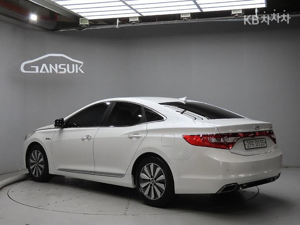 Hyundai Grandeur (Azera) HybridPremium - 3