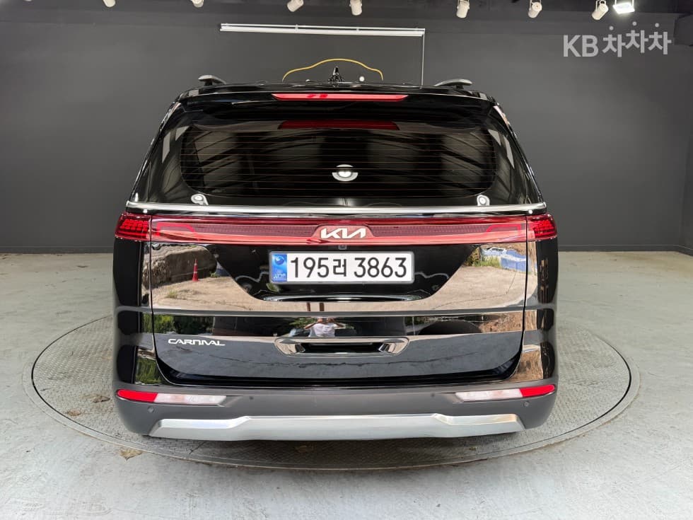 Kia Carnival 4th generationD2.2 9-seater Noblesse - 4