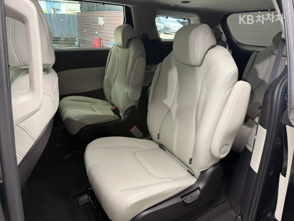 Kia Carnival 4th generationD2.2 9-seater Noblesse - 11