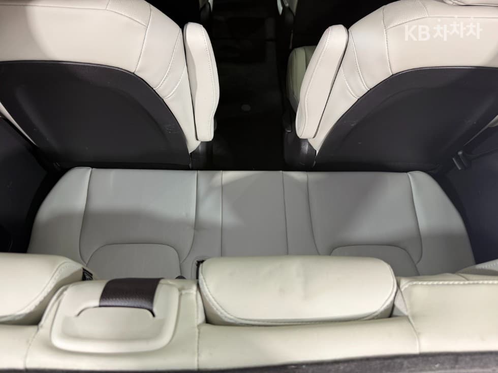 Kia Carnival 4th generationD2.2 9-seater Noblesse - 15
