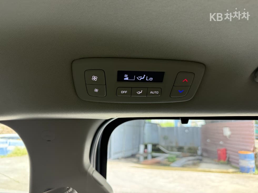 Kia Carnival 4th generationD2.2 9-seater Noblesse - 28