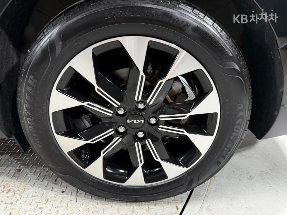 Kia Carnival 4th generationD2.2 9-seater Noblesse - 31
