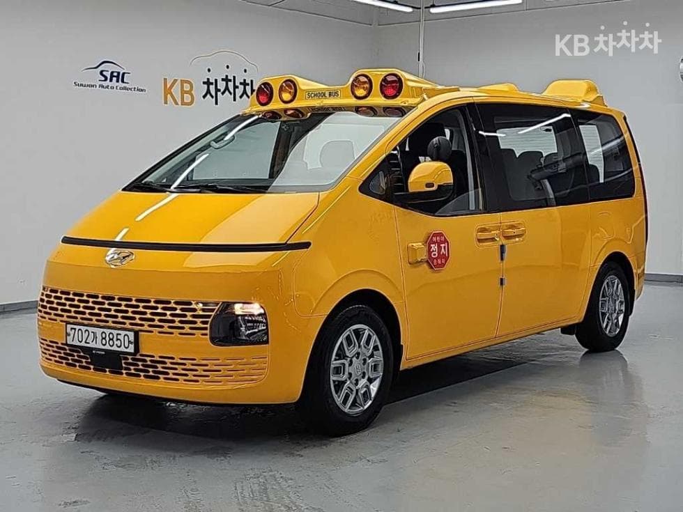 Hyundai Staria 킨더 3.5 LPi 11-seater Standard - Image 1