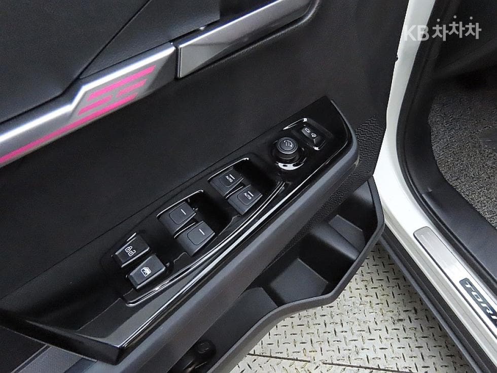KG Mobility 토레스(J100)1.5 GDI Turbo T7 - 12