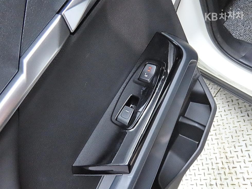 KG Mobility 토레스(J100)1.5 GDI Turbo T7 - 18