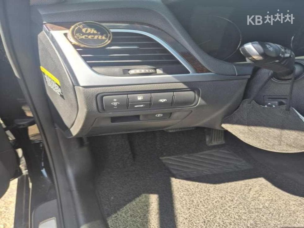 Hyundai GenesisDHG330 Premium AWD - 6