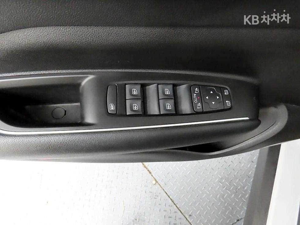 Renault Korea The New (facelift) QM62.0 GDe 2WD LE - 11