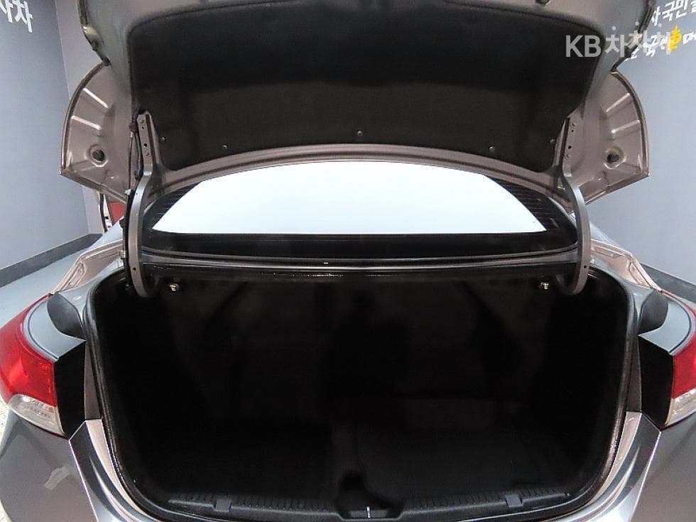 Hyundai Avante (Elantra)MDM16 GDi TOP - 19