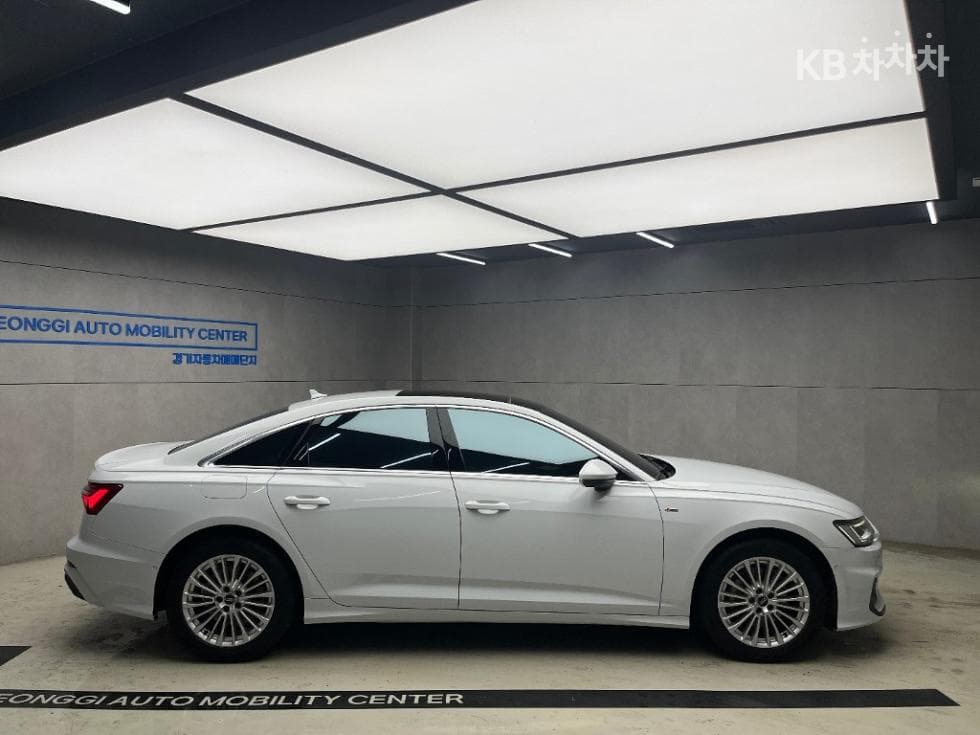 Ауди A6(C8)45 TFSI Premium - 2