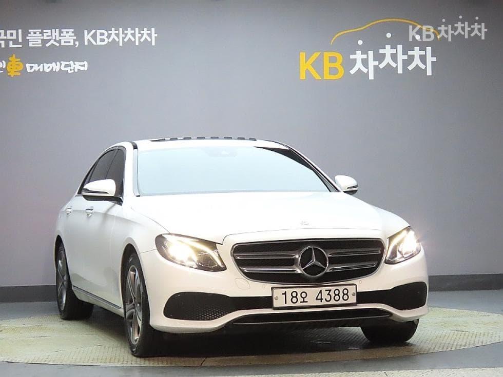 Mercedes-Benz New E-ClassE300 Avantgarde W212 - 3