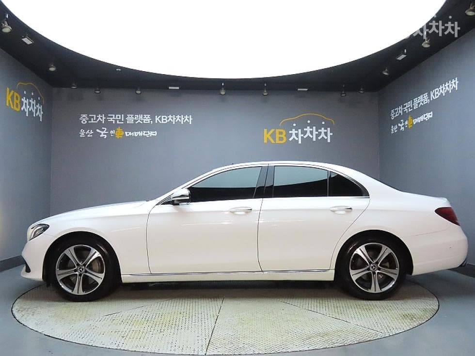 Mercedes-Benz New E-ClassE300 Avantgarde W212 - 5