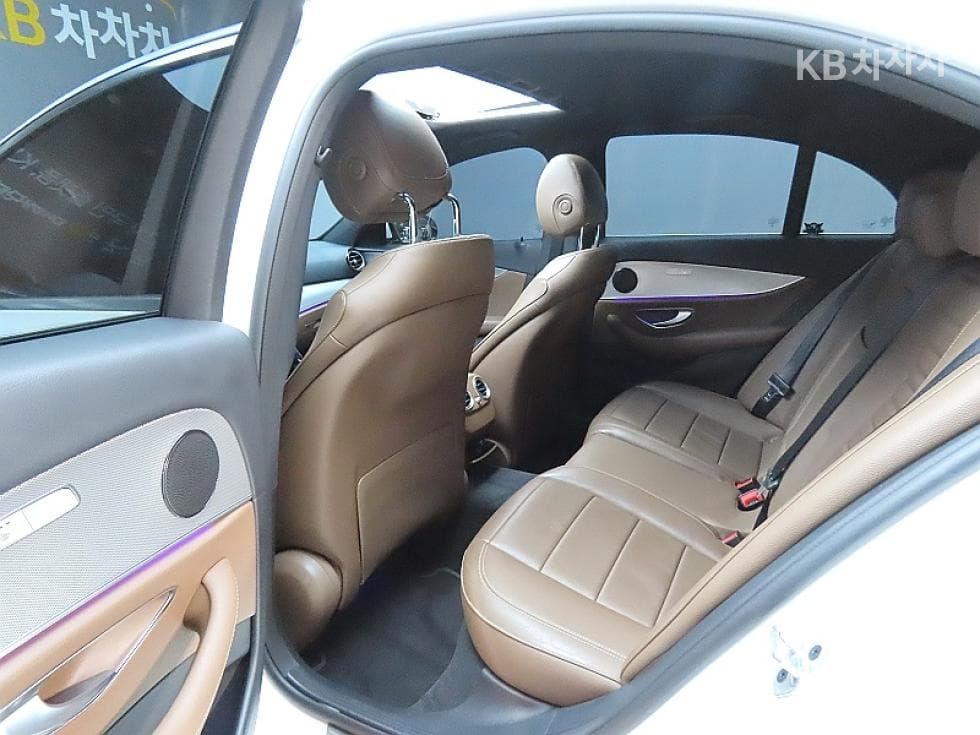 Mercedes-Benz New E-ClassE300 Avantgarde W212 - 11